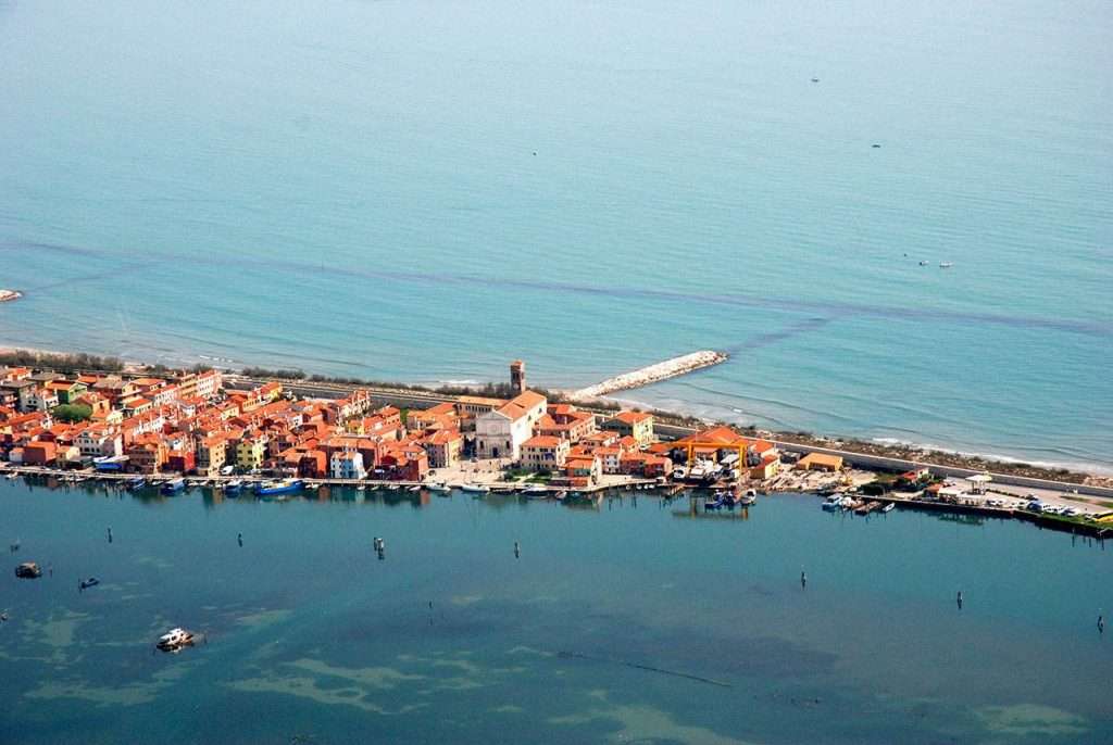 Un percorso suggestivo dal Lido di Venezia a Ca' Roman e ritorno