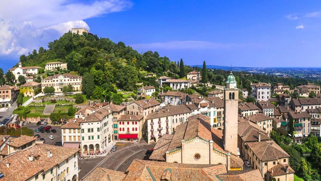 Percorso cicloturistico circolare attorno alle province di Venezia, Padova, Vicenza e Treviso passando per la pedemontana e toccando le città più belle della regione.